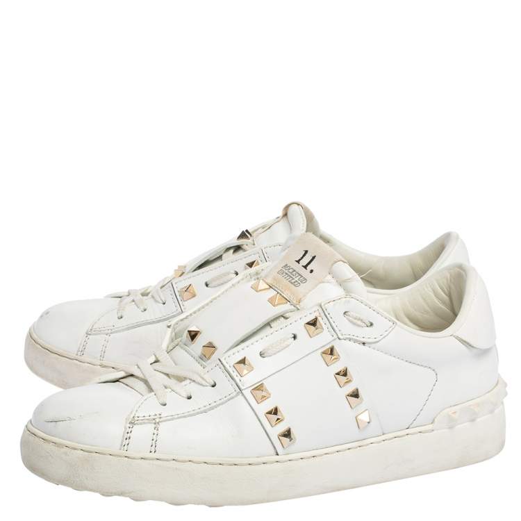 Pre Owned Valentino White Leather  Rockstud Untitled Low Top Sneakers Size 39.5