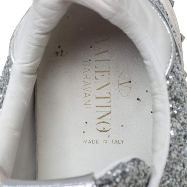 مملوكة مسبقًا Valentino Silver/White Glitter and Leather Fly Crew Low Top Sneakers Size 40
