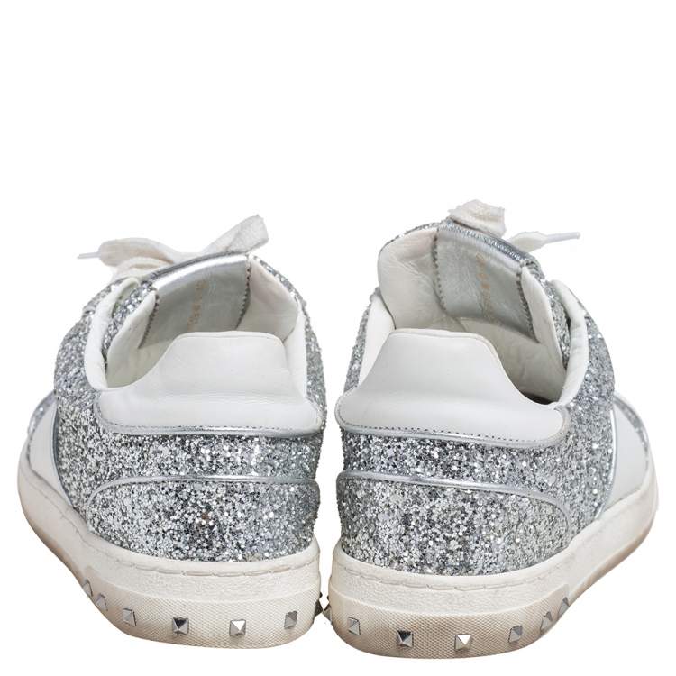 مملوكة مسبقًا Valentino Silver/White Glitter and Leather Fly Crew Low Top Sneakers Size 40