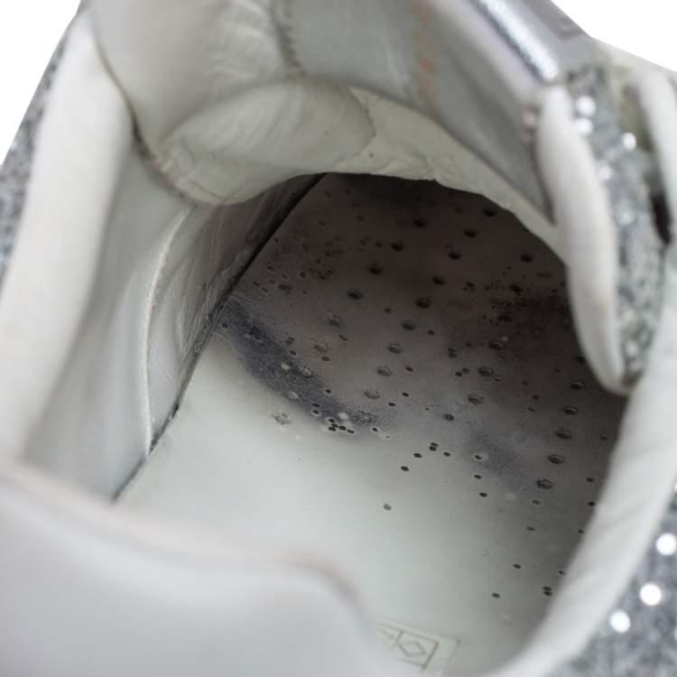 مملوكة مسبقًا Valentino Silver/White Glitter and Leather Fly Crew Low Top Sneakers Size 40