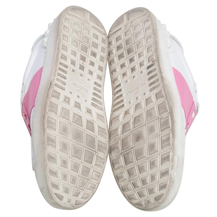 Pre Owned Valentino White/Pink Leather Rockstud Color Block Low Top Sneakers Size 39