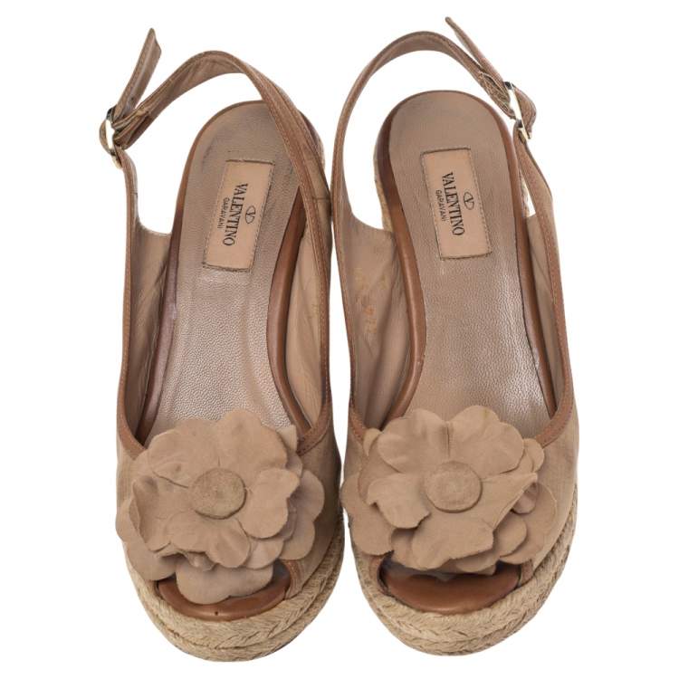Pre Owned Valentino Beige Fabric And Leather Flower Platform Espadrille Wedge Slingback Sandals Size 37.5