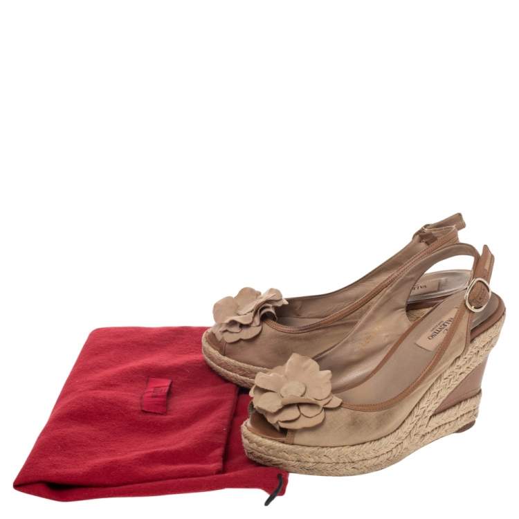 Pre Owned Valentino Beige Fabric And Leather Flower Platform Espadrille Wedge Slingback Sandals Size 37.5