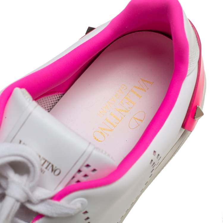 مملوكة مسبقًا Valentino White/Pink Leather  V-Logo Sneakers Size 39