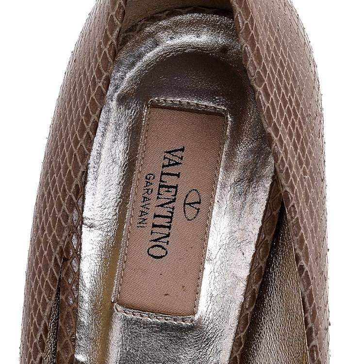 Pre Owned Valentino Beige Snakeskin Embossed Leather Peep Toe Pumps Size 37.5