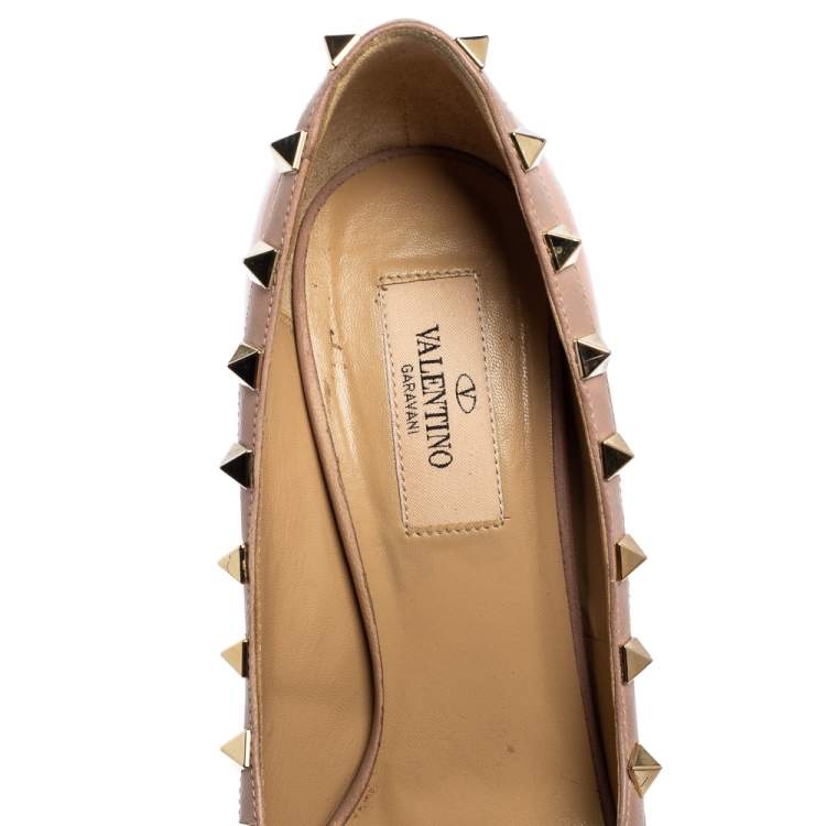 مملوكة مسبقًا Valentino Pink/Beige Leather Studded Peep Toe Platform Pumps Size 37.5