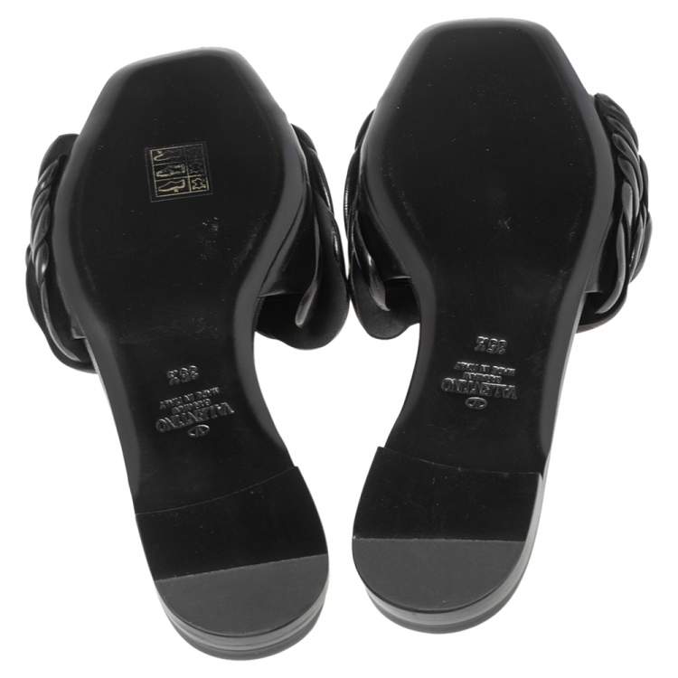 Pre Owned Valentino Garavani Black Leather Atelier 03 Rose Edition Slides Sandals Size 35.5