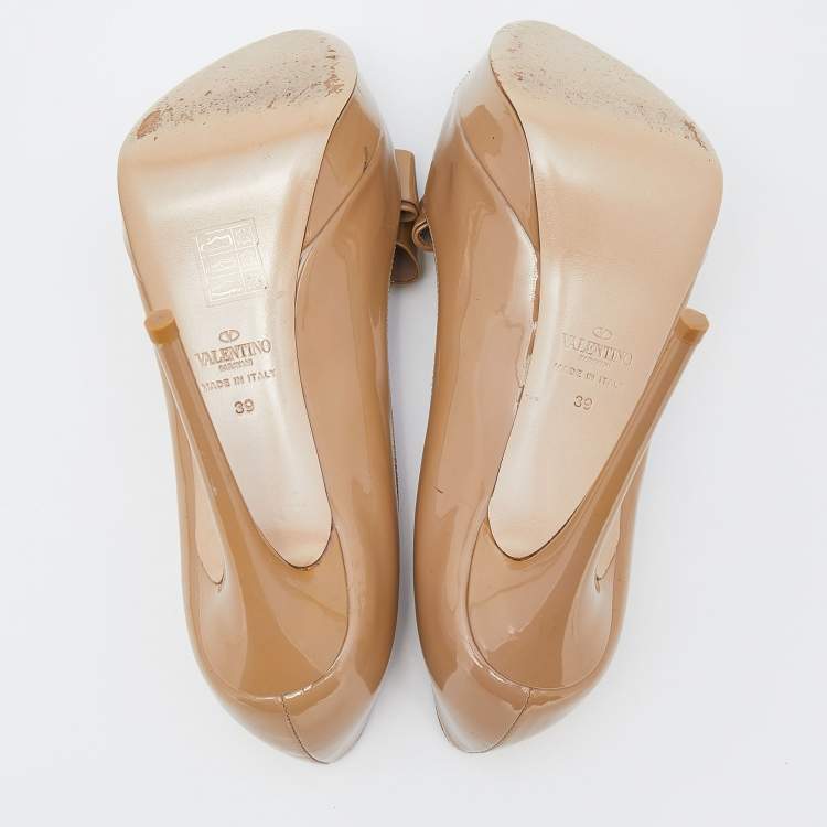 Pre Owned Valentino Beige Patent Leather Bow Peep Toe Platform Pumps Size 39