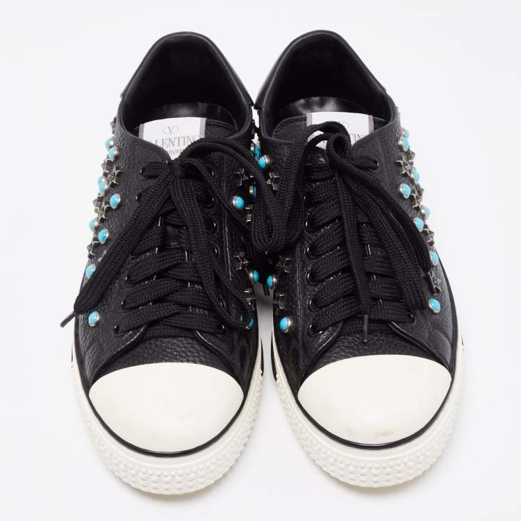 مملوكة مسبقًا Valentino Black Leather Star Studded Low Top Sneakers Size 36