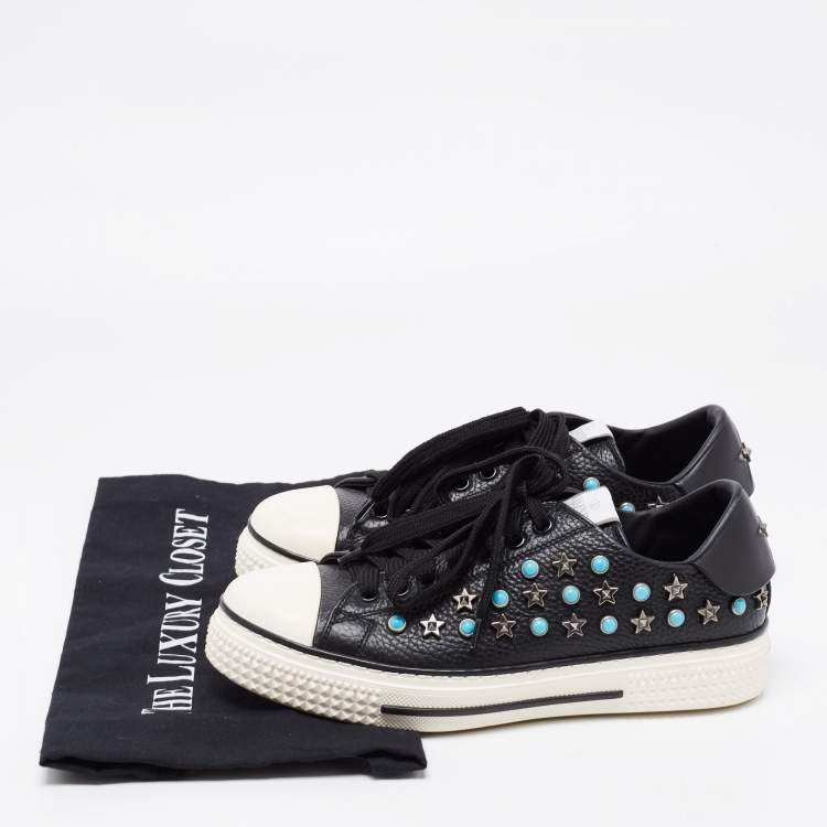 مملوكة مسبقًا Valentino Black Leather Star Studded Low Top Sneakers Size 36