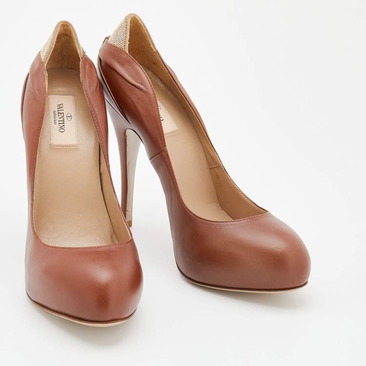 Pre Owned Valentino Brown Leather Round Toe Platform Pumps Size 40