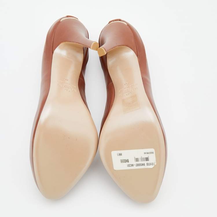 Pre Owned Valentino Brown Leather Round Toe Platform Pumps Size 40