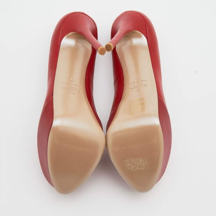 Pre Owned Valentino Red Leather Platform Pumps Size 39