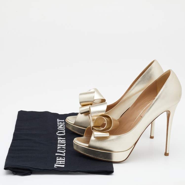 Pre Owned Valentino Metallic Gold Leather Bow Peep Toe Platform Pumps Size 36.5