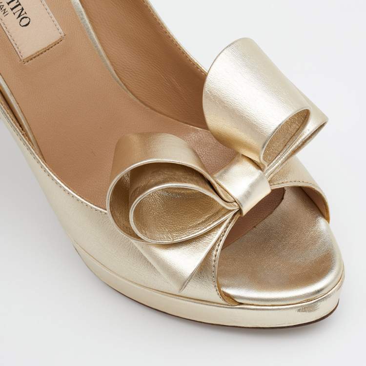 Pre Owned Valentino Metallic Gold Leather Bow Peep Toe Platform Pumps Size 36.5