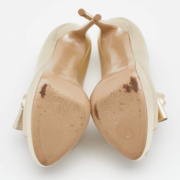 Pre Owned Valentino Metallic Gold Leather Bow Peep Toe Platform Pumps Size 36.5