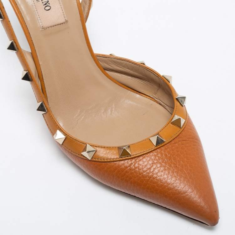 مملوكة مسبقًا Valentino Tan Leather Rockstud Slingback Pumps Size 37.5