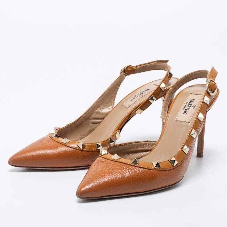 مملوكة مسبقًا Valentino Tan Leather Rockstud Slingback Pumps Size 37.5