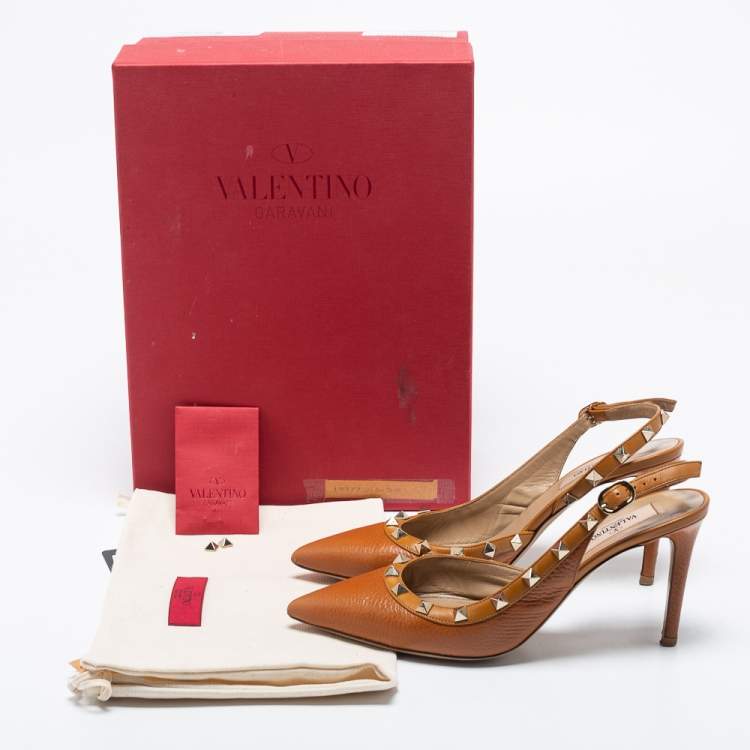 مملوكة مسبقًا Valentino Tan Leather Rockstud Slingback Pumps Size 37.5