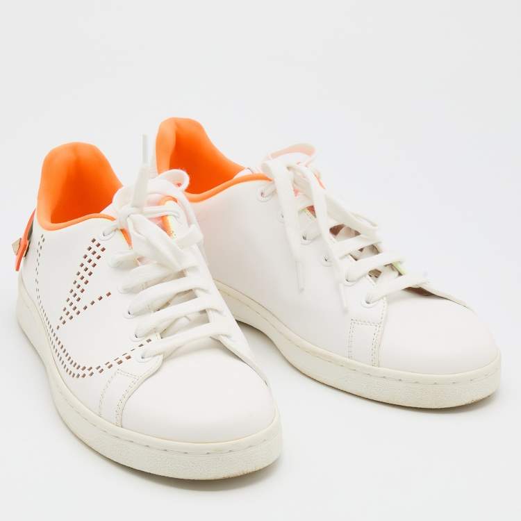 مملوكة مسبقًا Valentino White/Neon Orange Leather Backnet VLOGO Sneakers Size 38