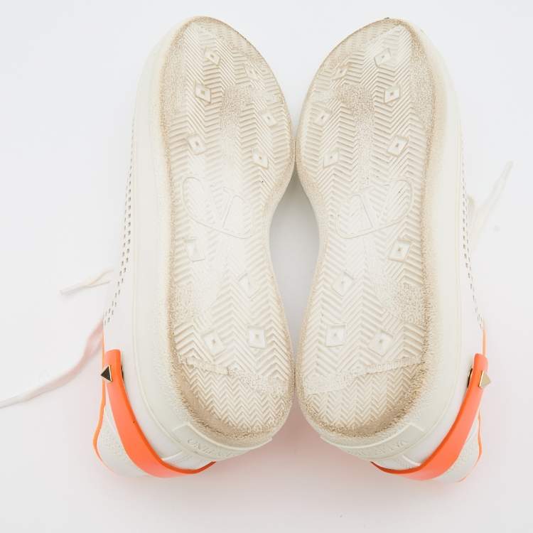 مملوكة مسبقًا Valentino White/Neon Orange Leather Backnet VLOGO Sneakers Size 38