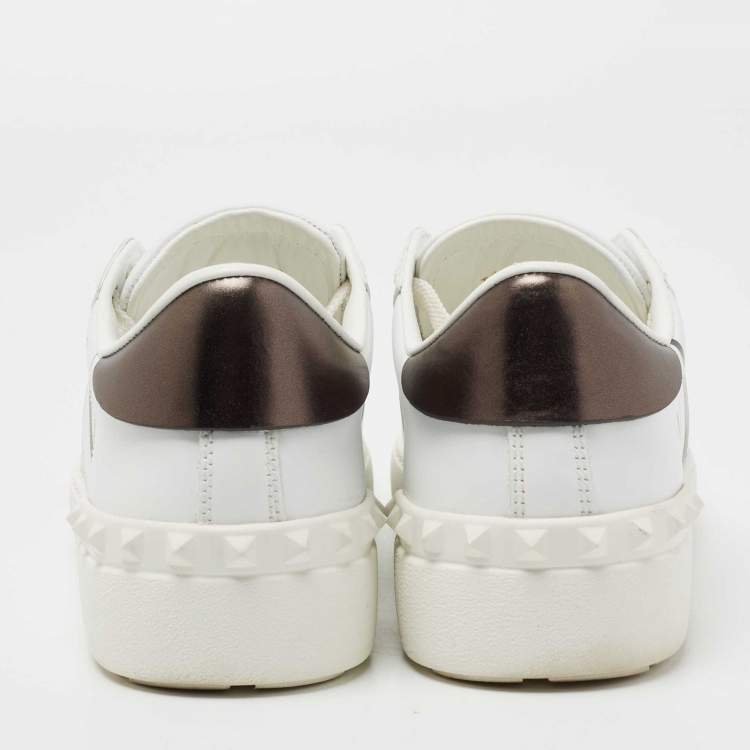 مملوكة مسبقًا Valentino White/Metallic Bronze  Leather VLTN Low-Top Sneakers  Size 36.5