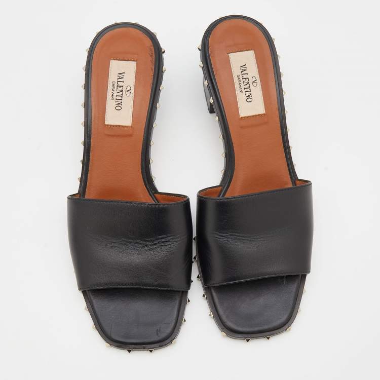 Pre Owned Valentino Black Leather Rockstud Slide Sandals Size 36