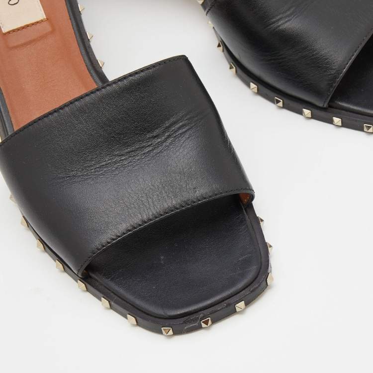 Pre Owned Valentino Black Leather Rockstud Slide Sandals Size 36