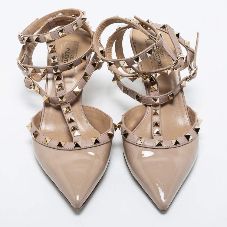 مملوكة مسبقًا Valentino Beige Patent And Leather Rockstud  Ankle Strap Pumps Size 38