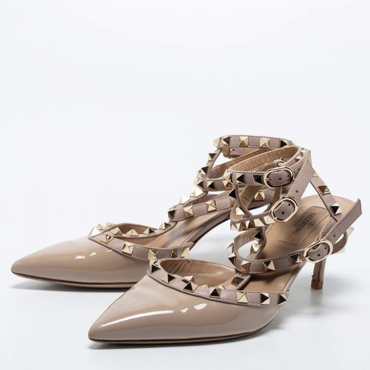 مملوكة مسبقًا Valentino Beige Patent And Leather Rockstud  Ankle Strap Pumps Size 38