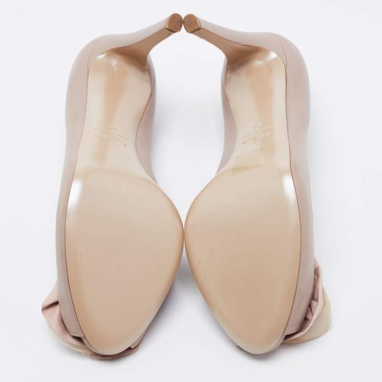 Pre Owned Valentino Beige Leather Rose Accented Peep Toe Pumps Size 40