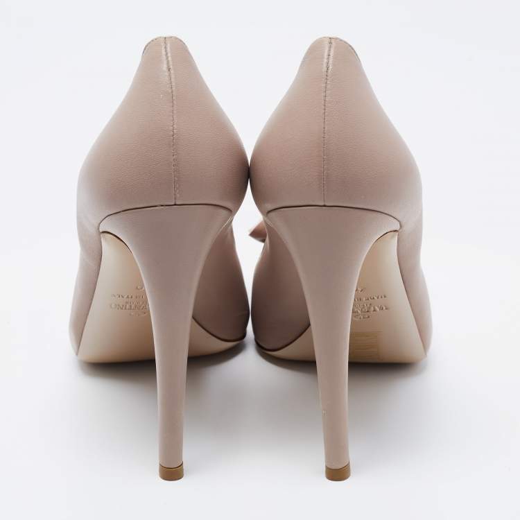 Pre Owned Valentino Beige Leather Rose Accented Peep Toe Pumps Size 40