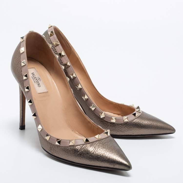 Pre Owned Valentino Metallic Grey Leather Rockstud Pumps Size 40