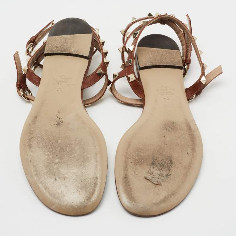 Pre Owned Valentino Brown Leather Rockstud Flat Thong Sandals Size 38