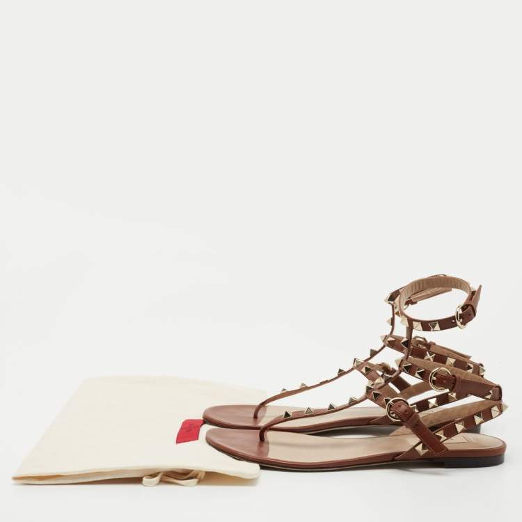 Pre Owned Valentino Brown Leather Rockstud Flat Thong Sandals Size 38