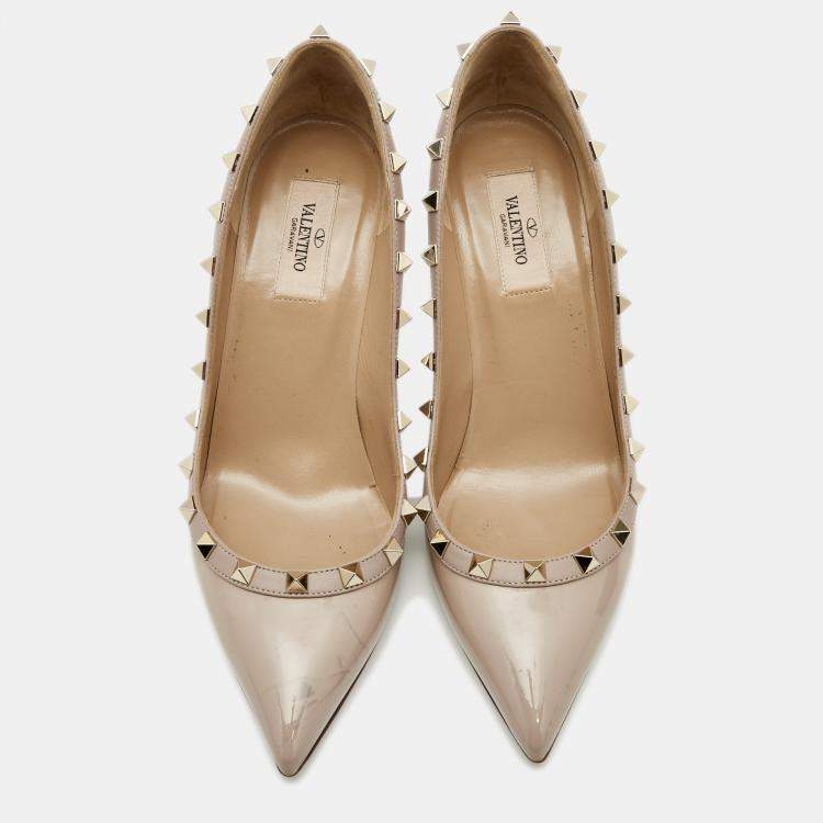 Pre Owned Valentino Beige Patent and Leather Rockstud Pumps Size 39
