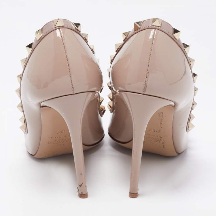 Pre Owned Valentino Biege Patent Leather Rockstud Pumps Size 38.5