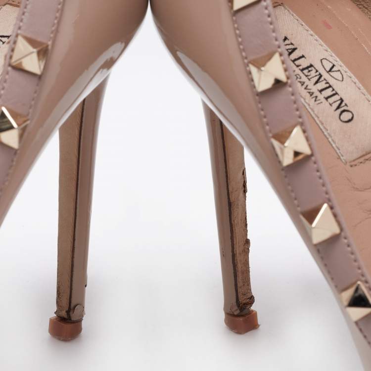 Pre Owned Valentino Biege Patent Leather Rockstud Pumps Size 38.5