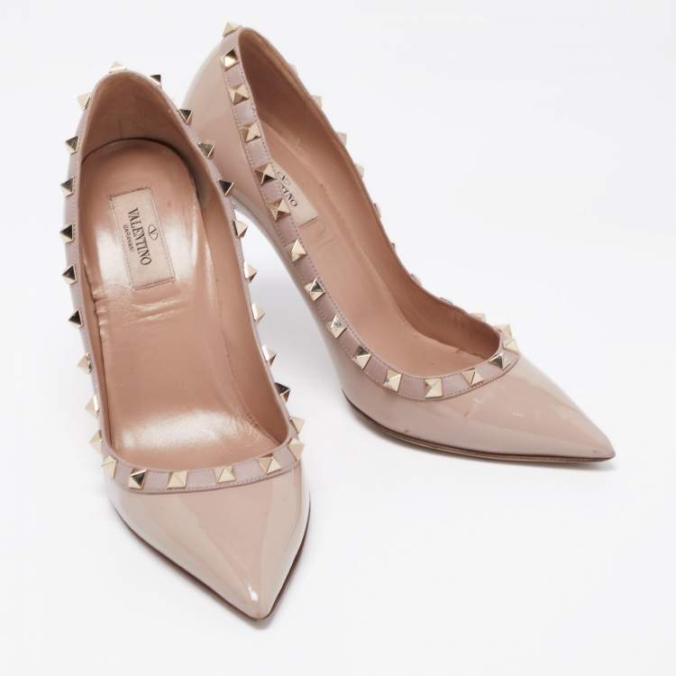 Pre Owned Valentino Biege Patent Leather Rockstud Pumps Size 38.5