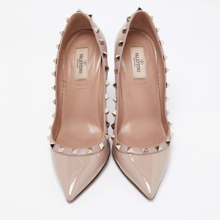 Pre Owned Valentino Biege Patent Leather Rockstud Pumps Size 38.5