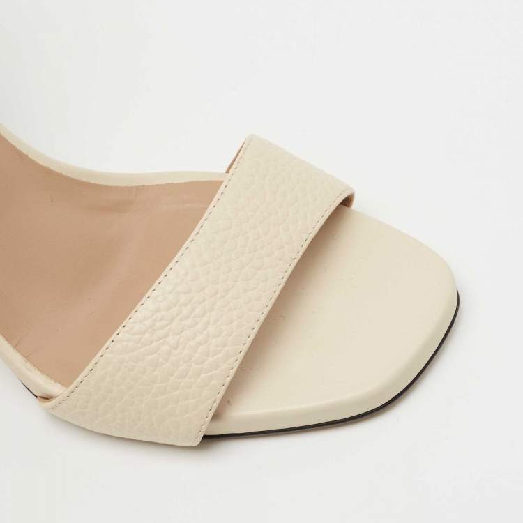 Pre Owned Valentino Cream Leather Rockstud Ankle Strap Sandals Size 40