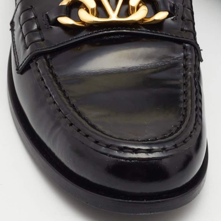 Pre Owned Valentino Black Leather V Logo Chain Loafers Size 41