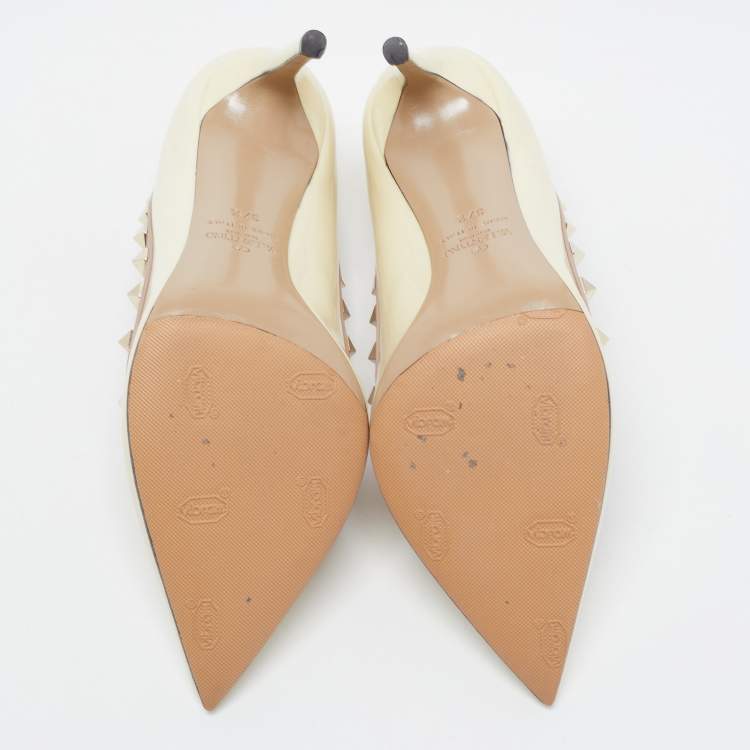 Pre Owned Valentino Cream Patent Leather Rockstud Pumps Size 37.5