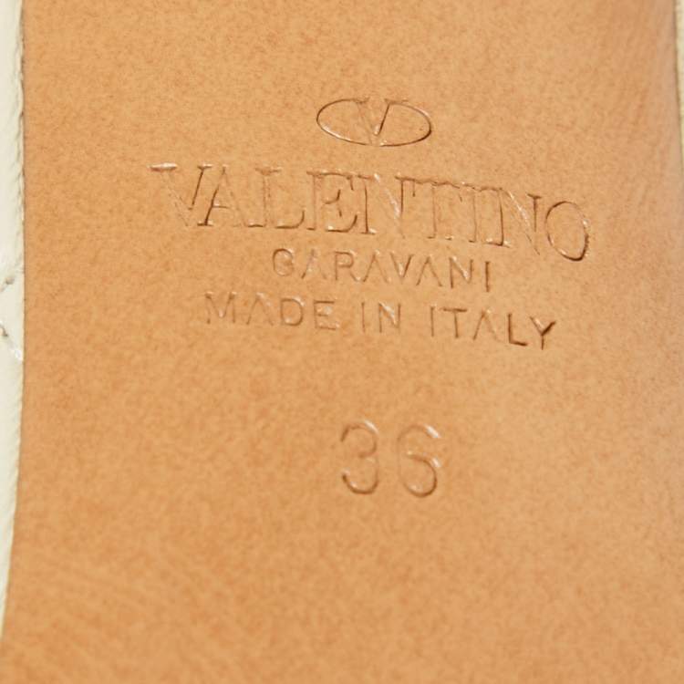 Pre Owned Valentino Cream Quilted Leather Rockstud Embellished Pointed Toe Pumps Size 36