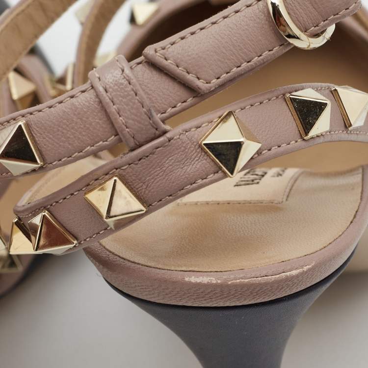 مملوكة مسبقًا Valentino Black/Beige Leather Rockstud Pumps Size 40