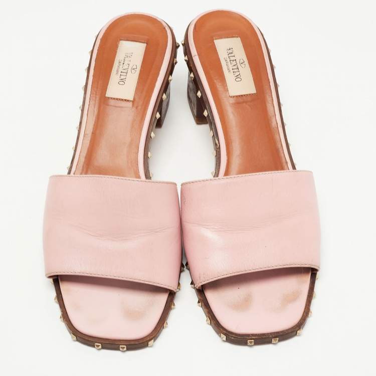 Pre Owned Valentino Pink Leather Rockstud Slide Sandals Size 39