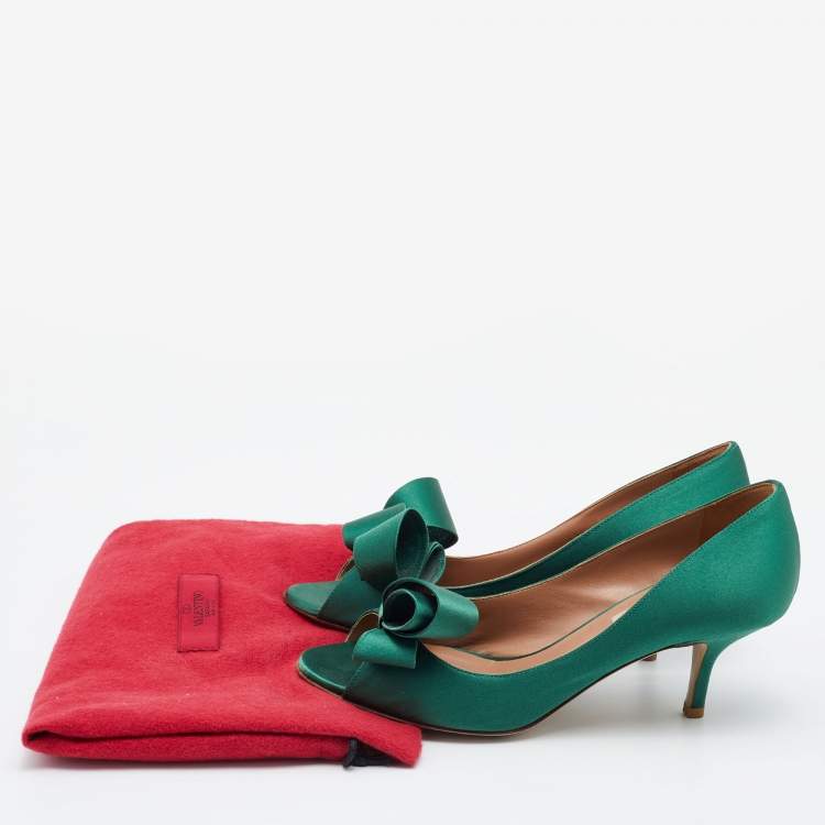 Pre Owned Valentino Green Satin Bow Peep Toe Platform Pumps Size 37