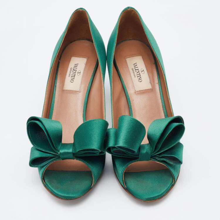 Pre Owned Valentino Green Satin Bow Peep Toe Platform Pumps Size 37