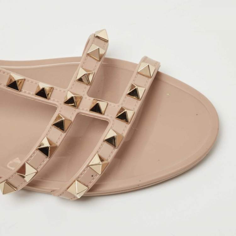 مملوكة مسبقًا Valentino Beige Rubber Rockstud Ankle Strap Flats Size 37