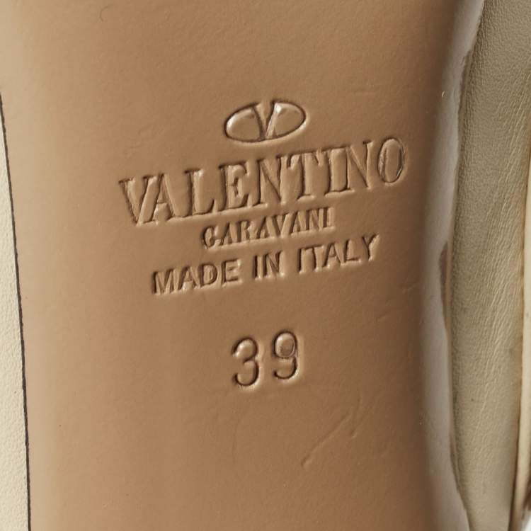 Pre Owned Valentino Cream Leather Rockstud Ankle Strap Pumps Size 39